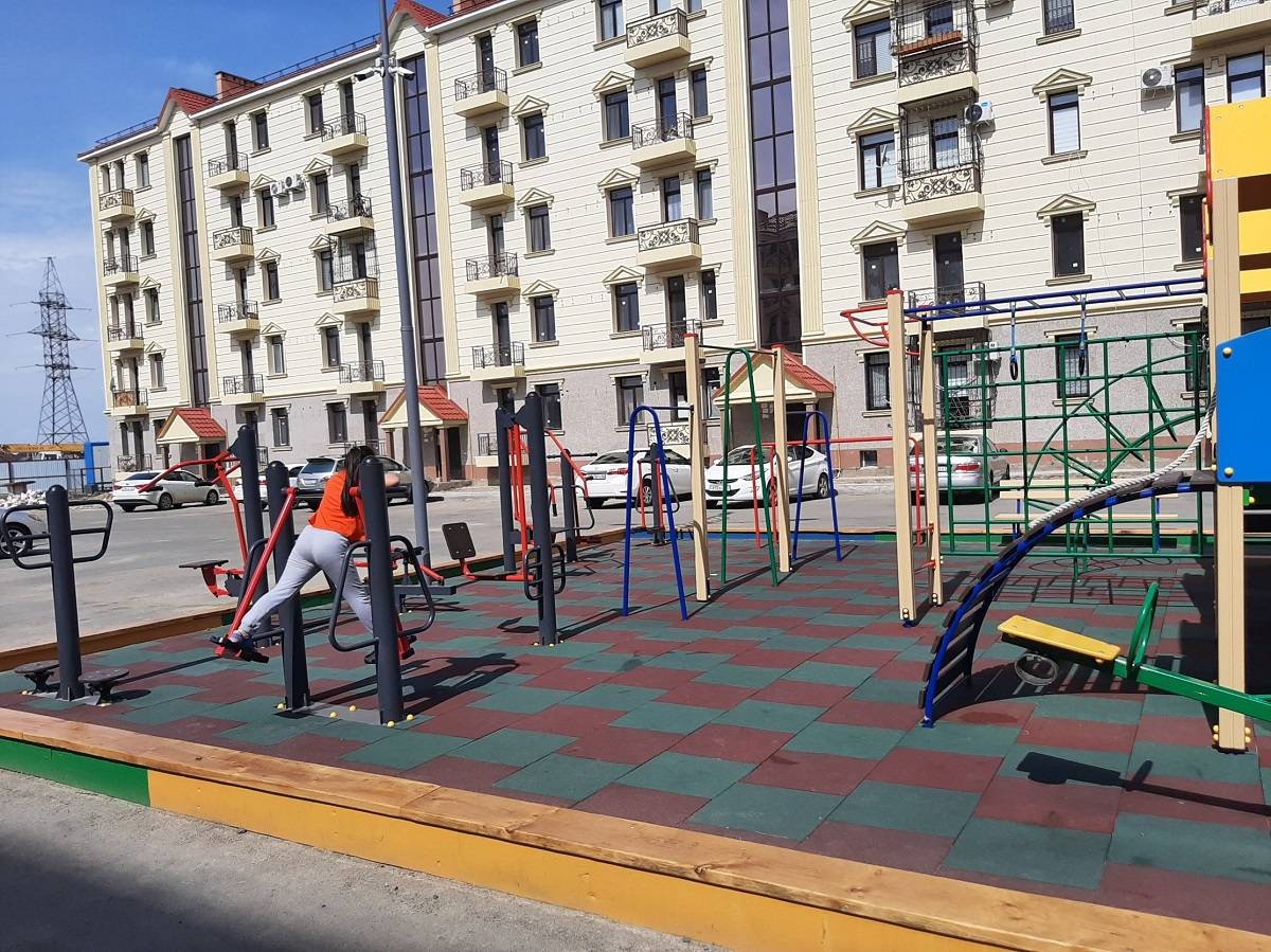 Можно ли заниматься на уличных тренажерах пожилым людям?<